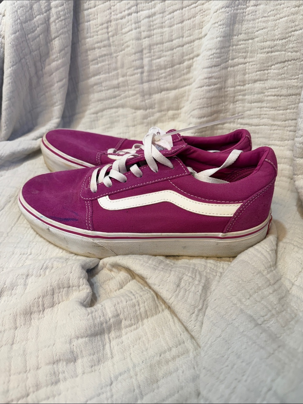 Vans Women's Magenta Sneakers with White Stripe
